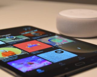 Ｚ世代の心をつかめ　音楽配信プラットフォームをめぐる各社の攻防戦