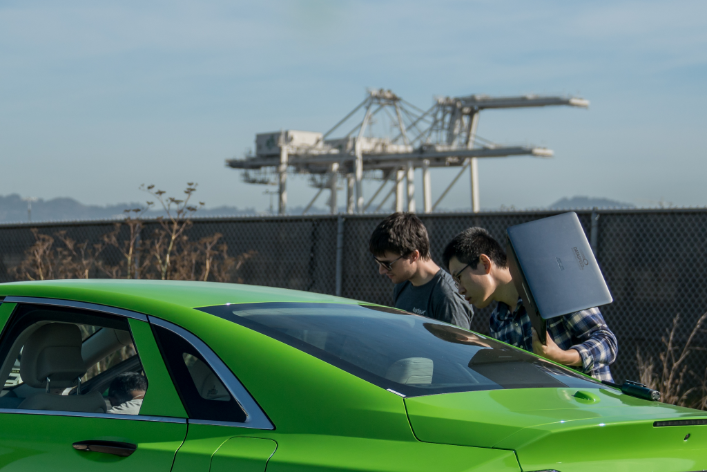 自動運転技術で最先端を走る「AutoX」、創業者「プロフェッサーX」が語るロボタクシーの実用化（二）