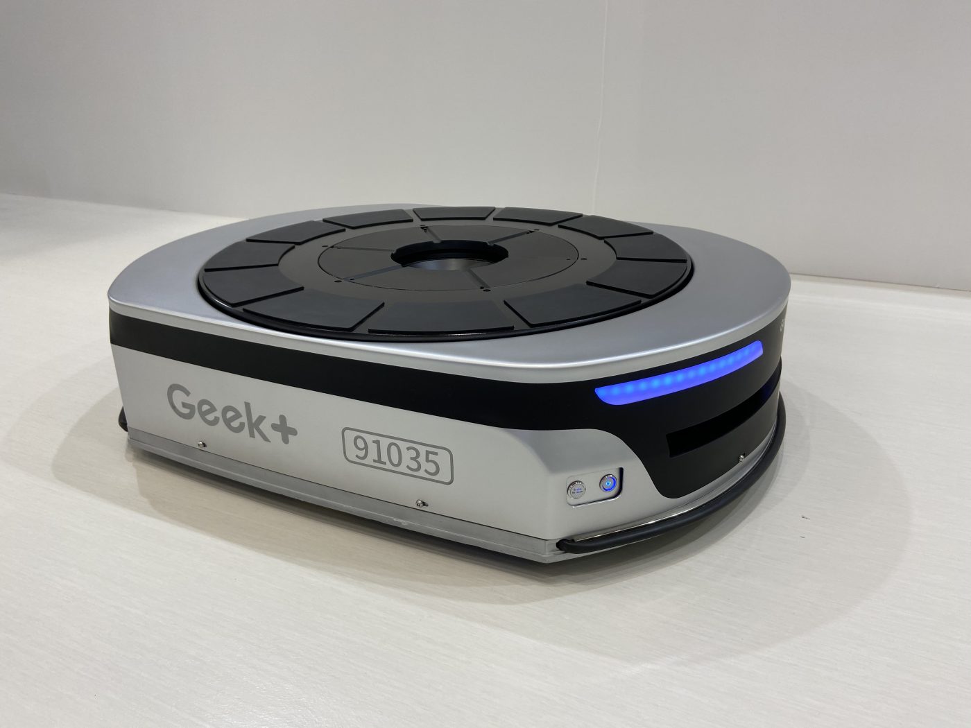 AI物流ロボットで日本トップシェアを握る中国「Geek+」、経営者が語る今後の展望