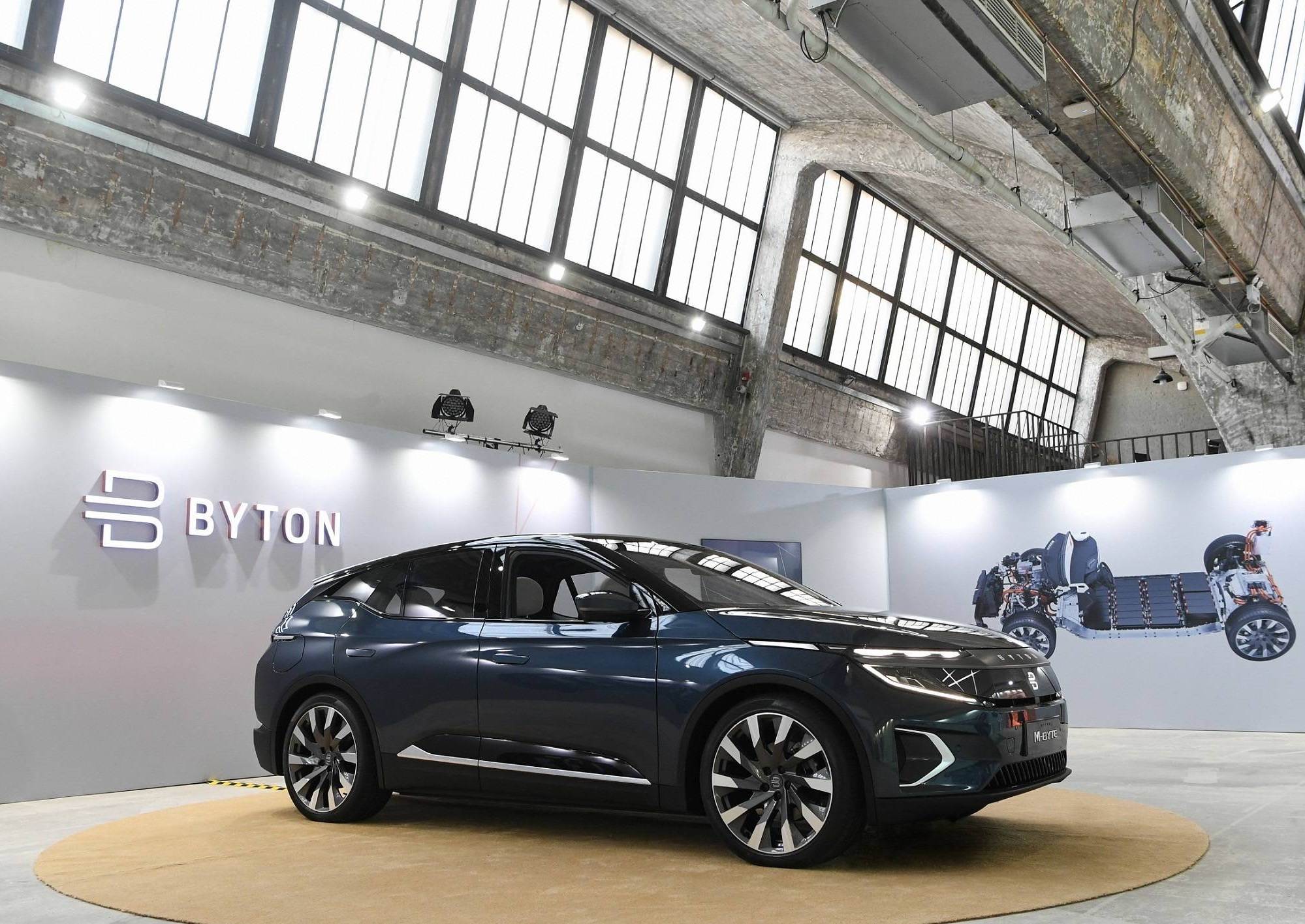 フォックスコン、中国EV「バイトン」に2億ドルの出資か　「M-Byte」の量産を目指す