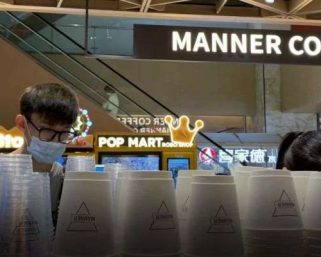 新興コーヒーブランド「Manner Coffee」、1店舗あたりの評価額がスターバックスの3倍　その秘密は（上）