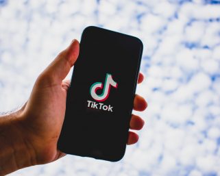 TikTok、広告・EC以外の収入源を模索　サブスクサービスをテスト中　