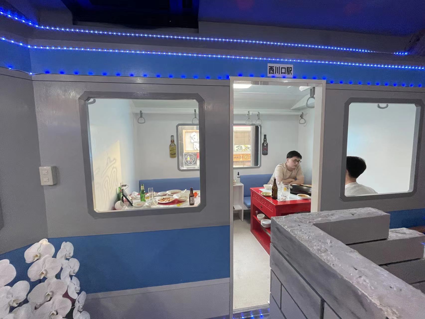 謎コンセプト……西川口に「京浜東北線」風味の火鍋店。なぜか世界のビールも飲める【中華ビジネス戦記】