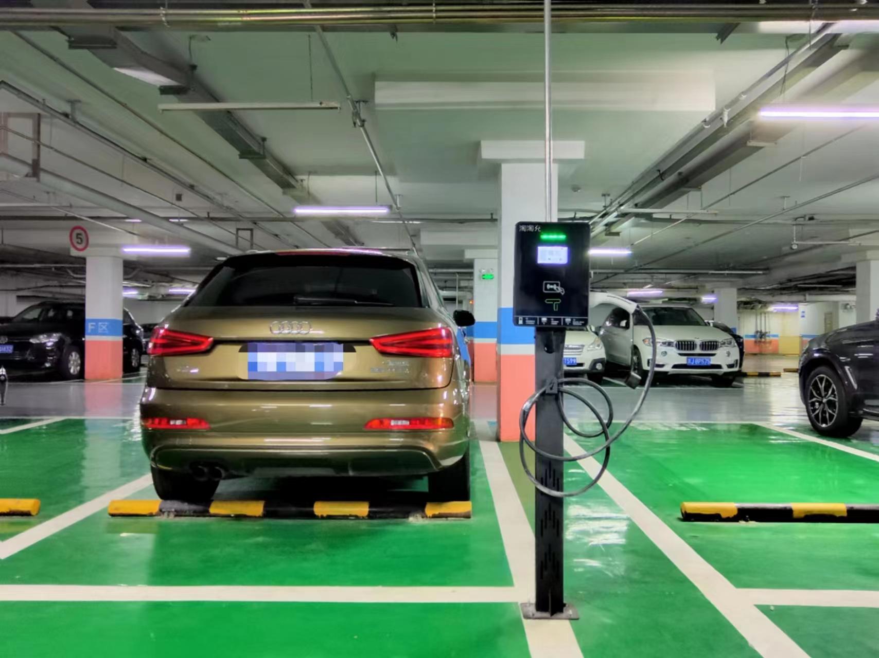 EV急増の中国、充電スタンド不足が深刻化。居住区に特化したサービスで「フレキシブルな充電」実現