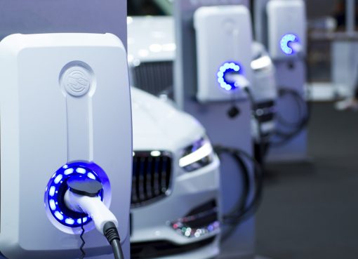 世界EV用公共充電スタンド、2026年に1600万基に達する見込み　中国がリード