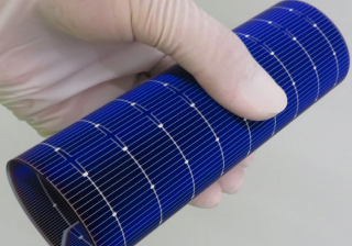 中国の科学者、360度折り曲げ自在の太陽電池を開発