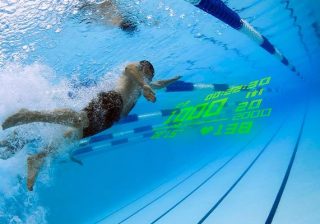 水泳中のデータを即座に視覚化、水中用ARゴーグル「Holoswim」が海外展開を加速