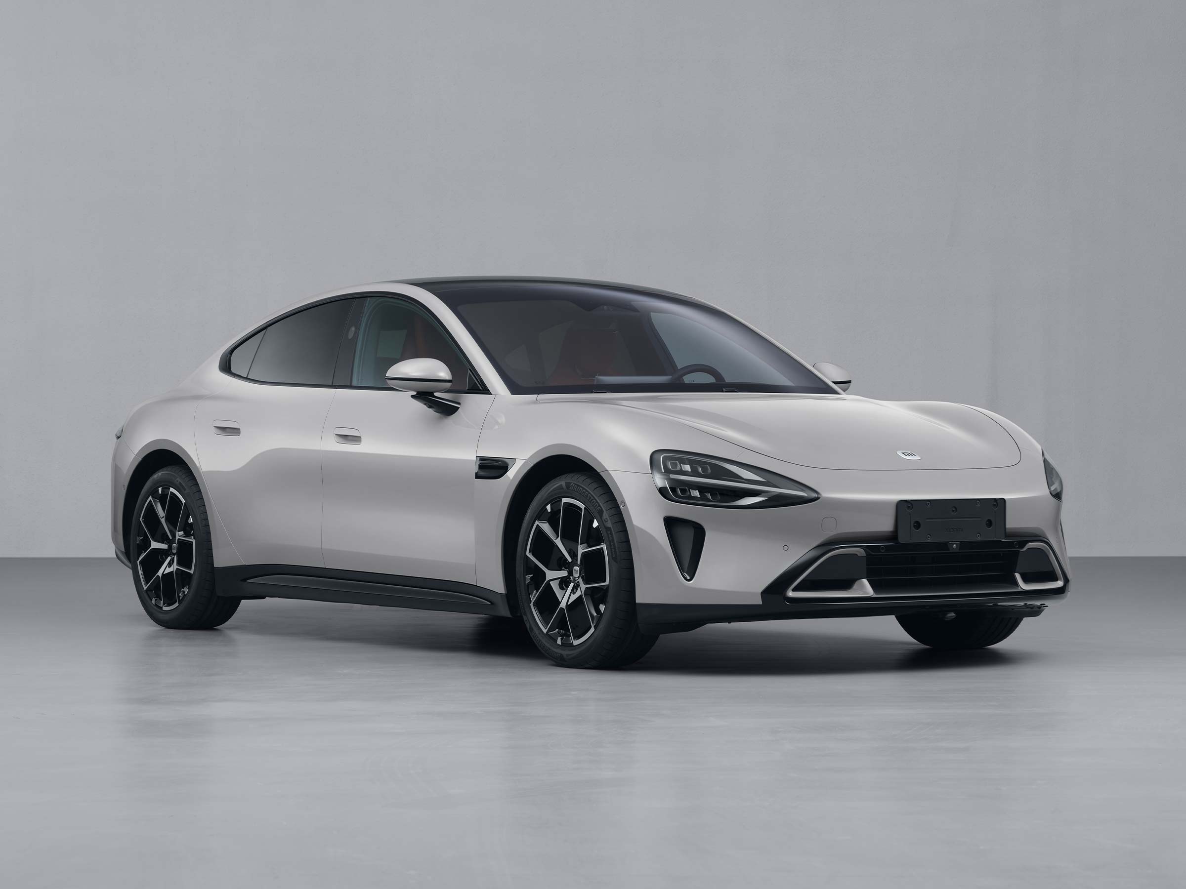 中国スマホ大手・シャオミ、初のEVは大型セダン　強豪ひしめく業界でチャンスはあるのか