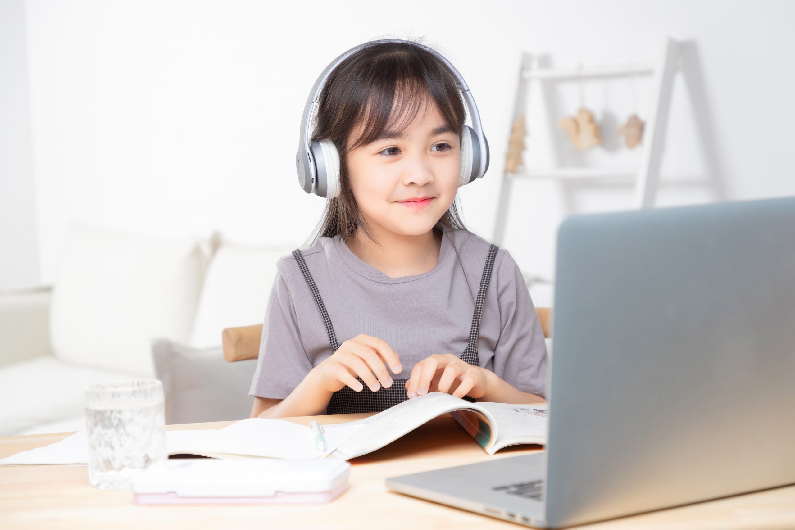 中国の子育て、大学卒業までに平均1400万円の出費　女性の負担大きく出生率低下の一因に