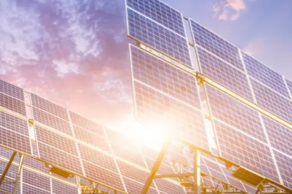 中国、太陽光発電関連の特許出願　23年は16万6000件で世界首位