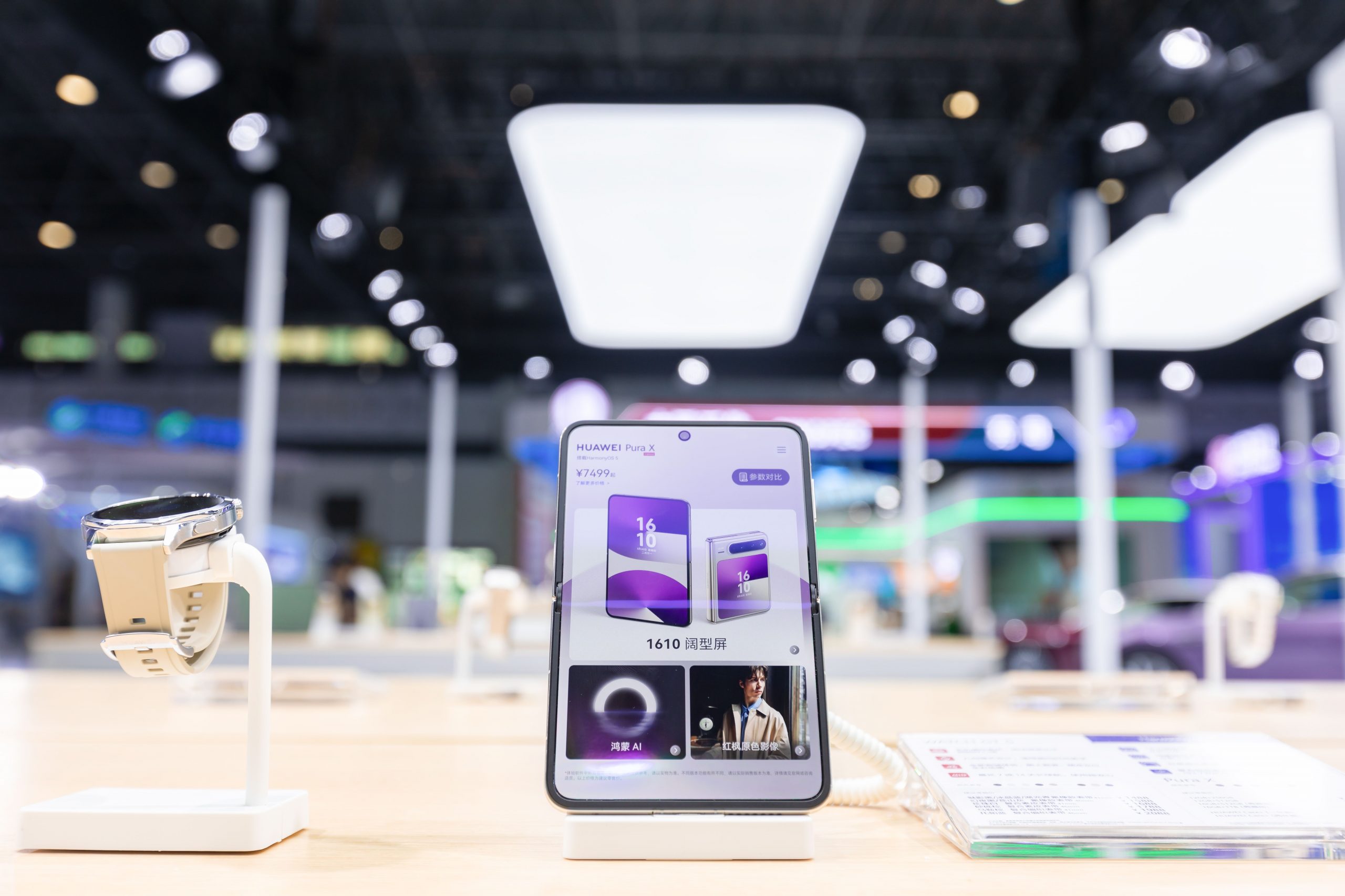 中国スマホ市場1〜3月期微減、ファーウェイが首位奪還　メモリ高騰で年間10%減の予測も