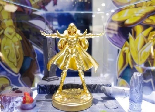 1800万円の聖闘士星矢、即完売──中国ジュエリーブランドが仕掛ける「純金×グッズ」戦略