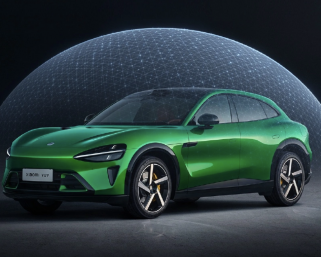 中国シャオミ、初の電動SUV「YU7」でテスラに挑む　予約開始1時間で28万9000台受注