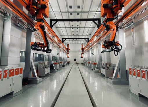 作業員14人分の仕事を4台で完了　中国発スマート研磨ロボット、「手作業依存」の産業課題に挑む