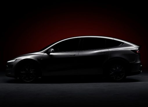 米テスラ、中国専用SUV「モデルY L」発売へ　シェア低迷から挽回狙う