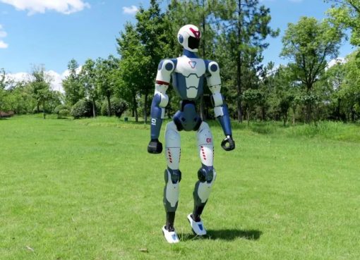 中国Unitree、新製品は身長180センチの人型ロボット　王CEO「年内発表を予定」