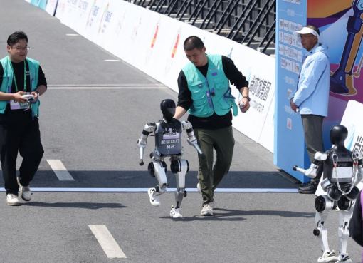 人型ロボットのマラソン大会で準優勝！中国スタートアップ 「松延動力」、新たに数十億円調達
