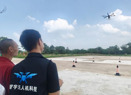 低空経済が生む新しい働き方、ドローン操縦士に群がる中国の若者