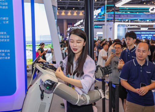 AI×介護、中国で急成長　リハビリシステムやスマート介護住宅が展示