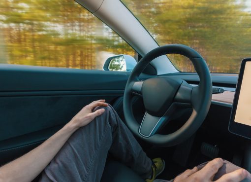 「運転支援＝自動運転」誤解に歯止めーー中国が運転支援機能の国家標準策定へ、ドライバー監視を強化