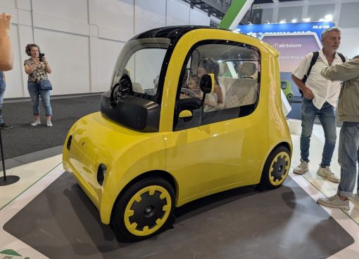 100万円で“遊べるマイクロEV”が話題に。「タイヤ付きテック」ASTRAUX、欧州Z世代を直撃