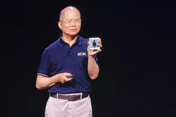 ファーウェイ、世界最強の演算システム構築へ。AIチップの長期戦略も発表