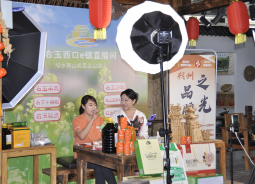 デジタル時代を動かす中国女性たち、農村ECから文化発信まで広がる活躍