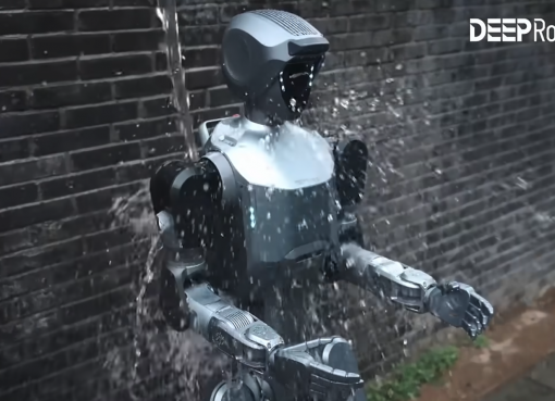 【動画】雨にも暑さにも負けず⋯中国DEEP Robotics、”世界初全天候対応”人型ロボットを発表