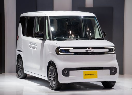 中国BYD“逆上陸”、日本専用の軽EV「ラッコ」を世界初公開　2026年発売へ
