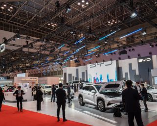 2025年中国自動車市場総決算、実力差鮮明に。2026年は「安売り」から「価値の競争」へ