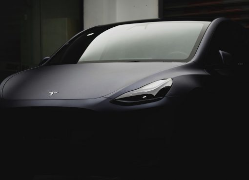 テスラ中国販売が大幅減、2万台割れ目前