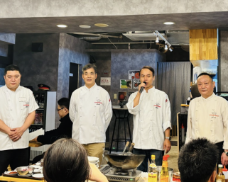 新宿の夜に「ガチ中華」の巨頭が集結⋯日本人初招待『在日中国人シェフの会』がディープすぎた
