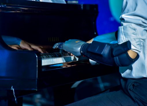 中国BMI「BrainCo」が約460億円調達。ニューラリンクに次ぐ世界2位の規模、香港IPOも視野に