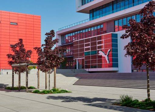 中国スポーツ用品大手「アンタ」、独プーマの筆頭株主に　2700億円で株式取得