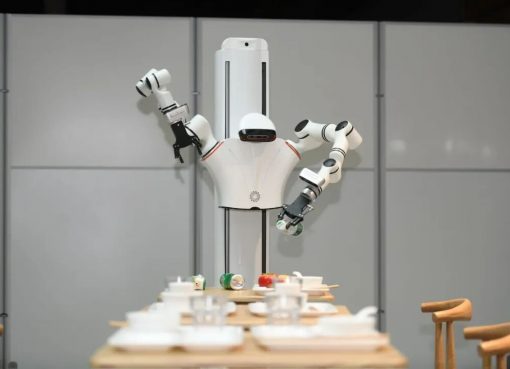 清華大発ベンチャー、ロボット「大脳」量産へ　指示不要の自律動作実現