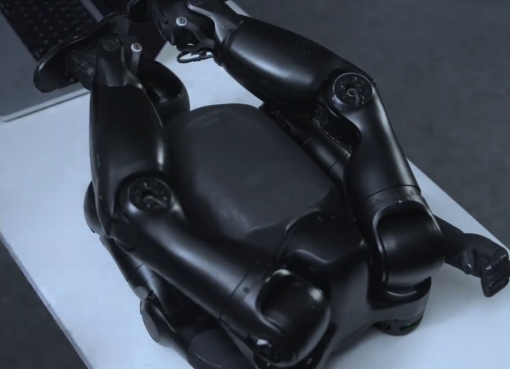 リュックで運べるヒューマノイド誕生！「天才エンジニア」率いる中国Agibot、卵サイズ関節の衝撃作を発表