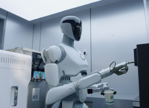 中国の人型ロボット「AI² Robotics」、約230億円調達　テスラ「オプティマス」追撃