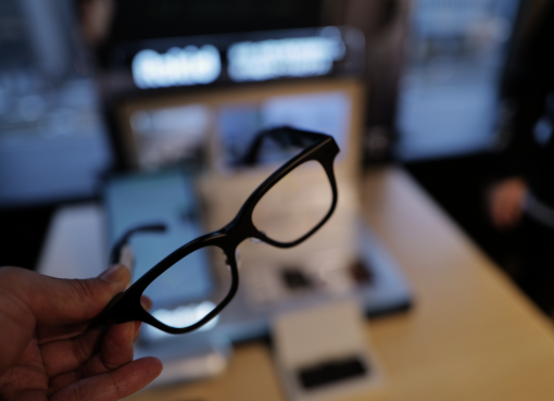 話題のAIスマートグラス「Rokid AI Glasses」、　日本市場に本格参入。ビジネス向けで介護、農業の変革も