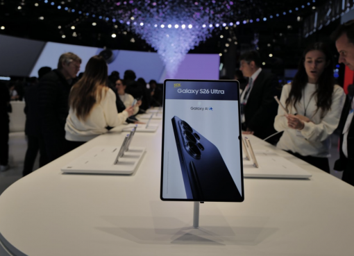 サムスン、中国勢のカメラ包囲網に反撃　MWCで見せた「のぞき見防止ディスプレイ」と「AI」の防衛線