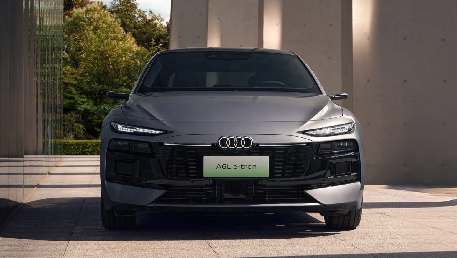 独アウディ、中国で「ファーウェイ製」自動運転を搭載。高級セダンで電動化加速